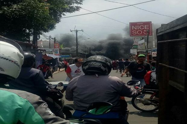 Bengkel di Jalan Ceger...