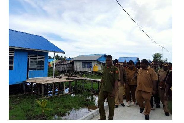 Bupati Asmat Tinjau...