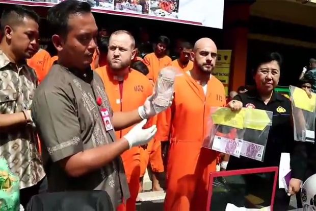 Beraksi Dua Pekan di...