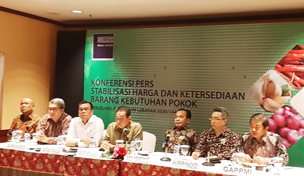 Pedagang Timbun dan...