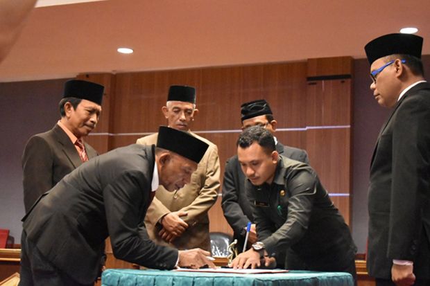 Gubernur Maluku Utara...