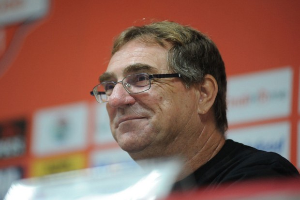 Hadapi Arema, Robert...