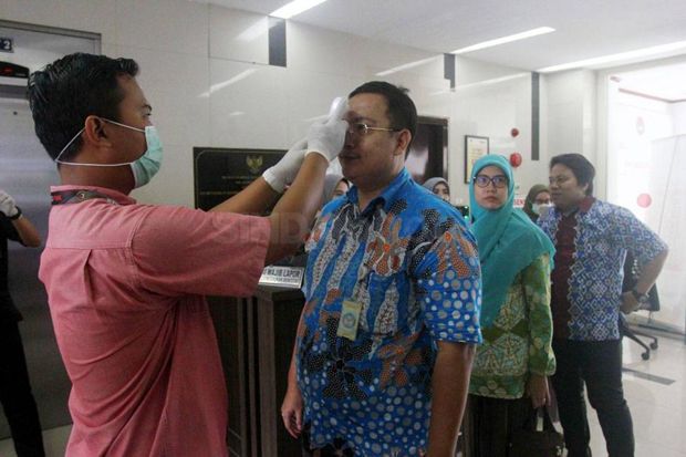 Menggema di Jagat Maya,...