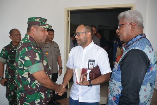 OPM Turun Gunung di...