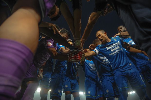Permalukan Arema, Persib...