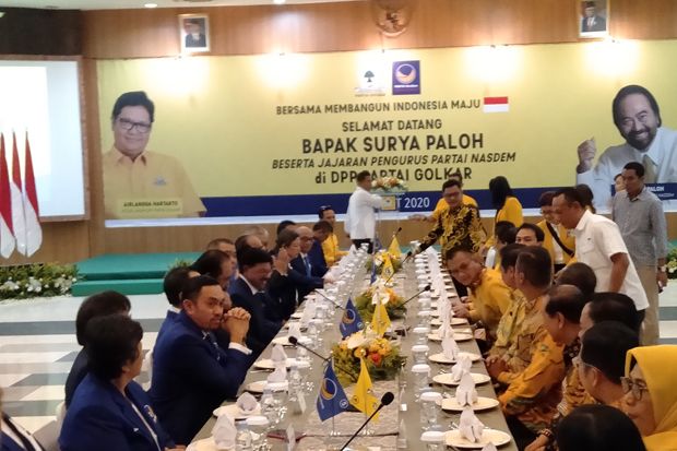 Surya Paloh Ingin Komunikasi...