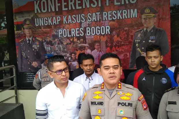 Tersangka Kasus Suap...