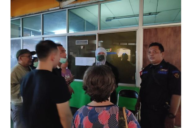 Membludak, Penjualan...