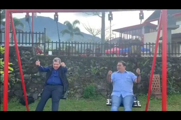 Rachel Maryam Pun Tertawa...