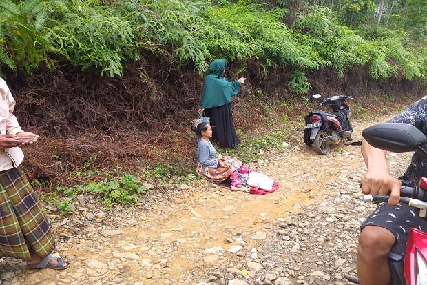 Jarak Puskesmas 20 Kilometer,...