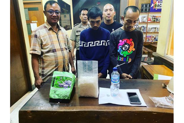 Ciduk Dua Pengedar Narkoba,...