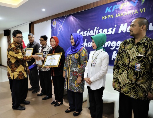 Kementerian Koperasi...