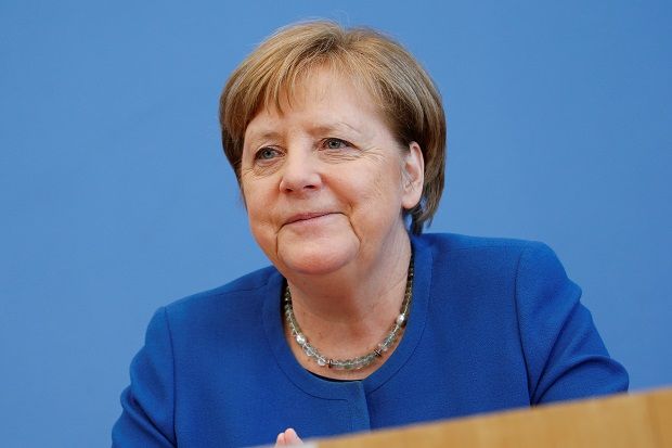 Merkel: Mayoritas Populasi...
