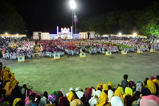 Ayat Suci Al Quran Menggema...