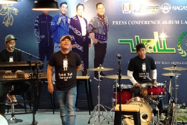 Luncurkan Album Baru,...