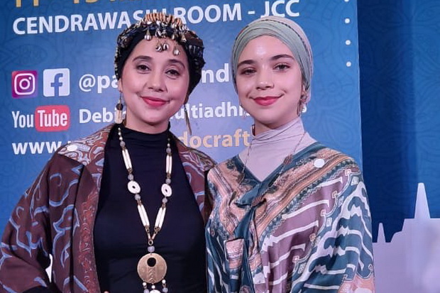 Ayu Azhari Dukung sang...