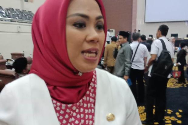 Bupati Karawang Liburkan...