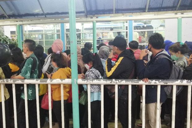 Jam Operasional Dibatasi,...