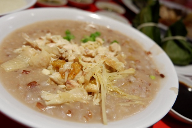 Mencicip Lezatnya Bubur...