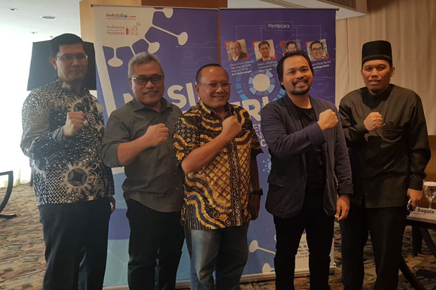 Dikepung Pandemi Covid-19,...