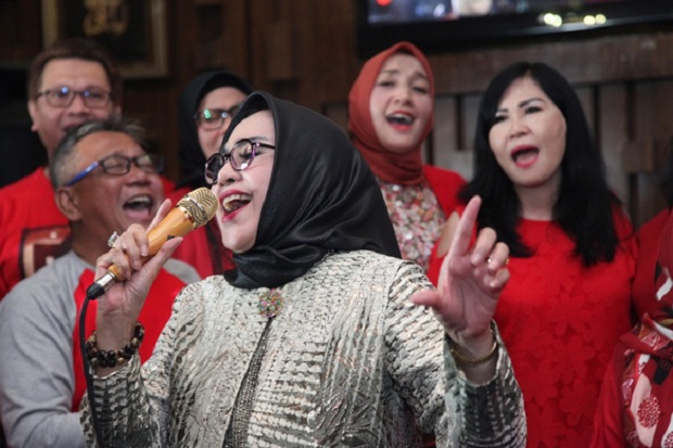 Jangan Salah Menilai,...
