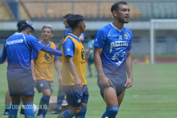 Terus Menang, Persib...