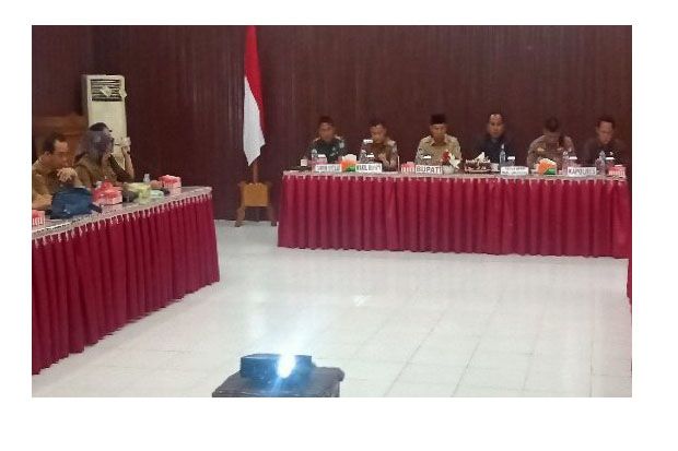 Bupati Lamandau Hendra...