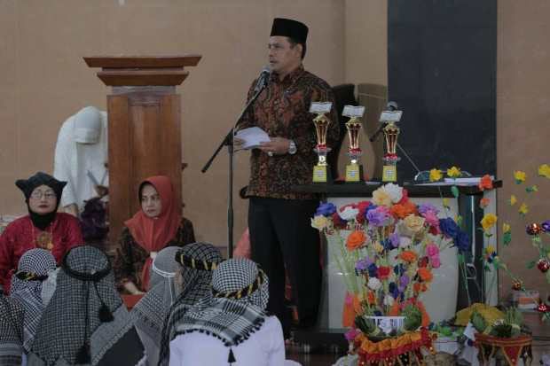 Wawako Reinier Hadiri...
