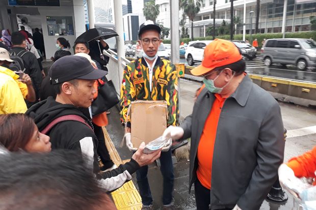 Kosgoro Sebar 10.000...