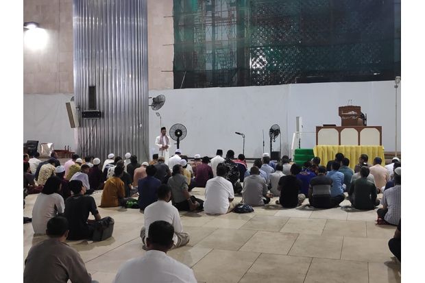 Tiadakan Salat Jumat,...