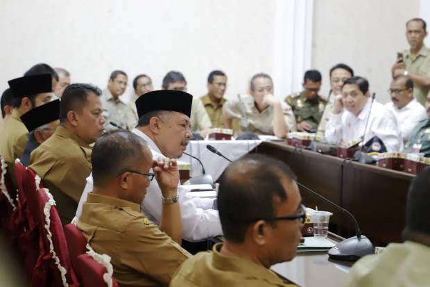 Gubernur Sumbar Gelar...