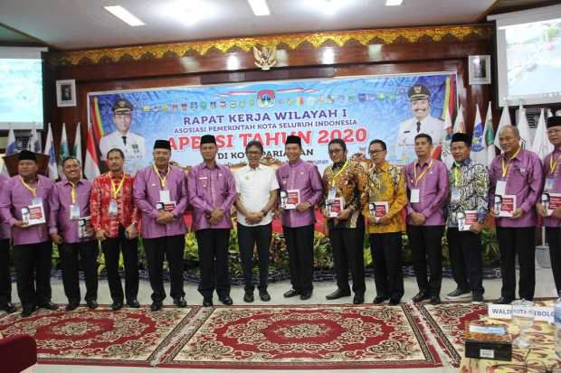 Gubernur Sumbar Minta...