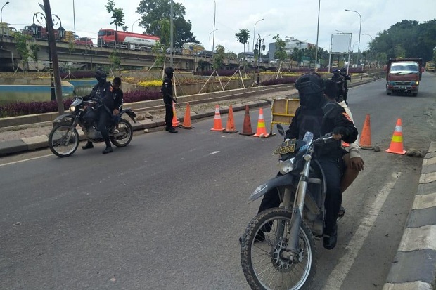 Palak Sopir Truk dan...