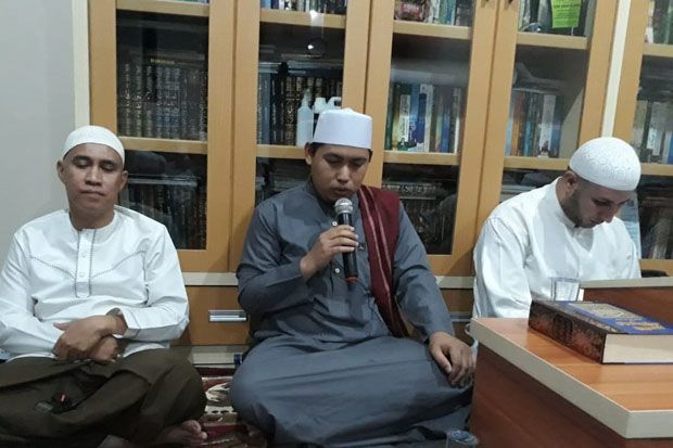 3 Sikap dan Pandangan...