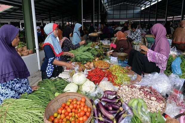 Rentan Terjangkit, Pedagang...