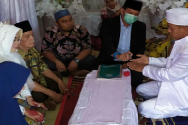Sebelum Menikahkan,...