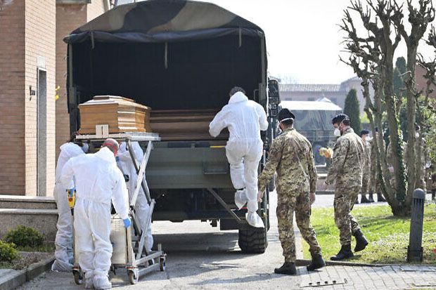 Konvoi Militer Italia...