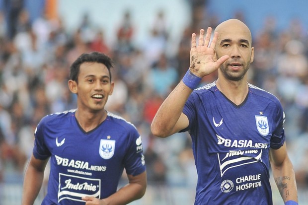 Enggan Berpuas Diri,...