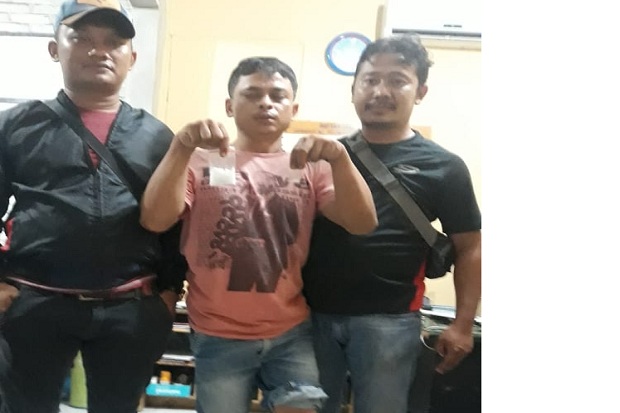 Melawan Petugas, Bandar...