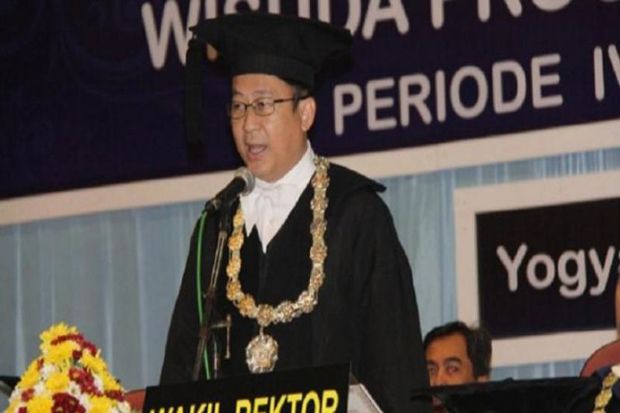 Guru Besar UGM Positif...
