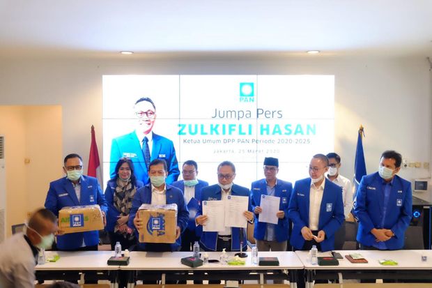 Zulhas Umumkan Kepengurusan...