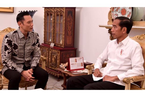 Ibunda Presiden Jokowi...