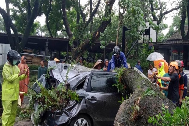 Hujan Deras Landa Sleman,...