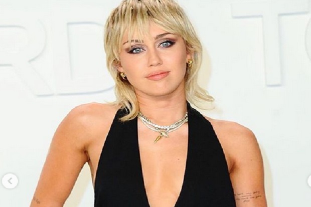 Miley Cyrus: Virus Corona...
