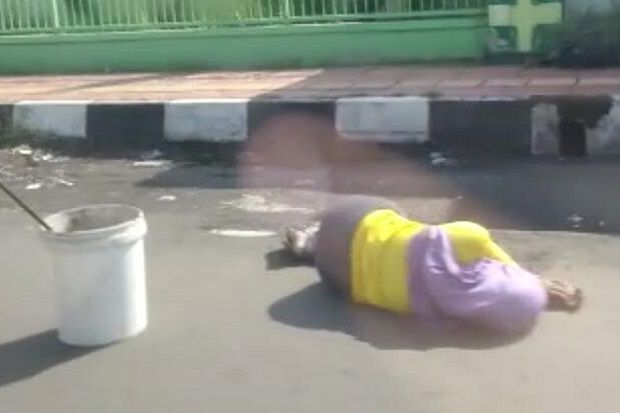 Video Seorang Wanita...