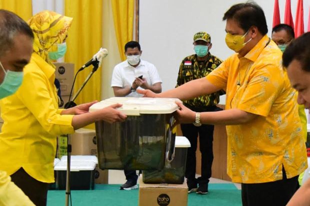 Perangi Covid-19, Ketum...