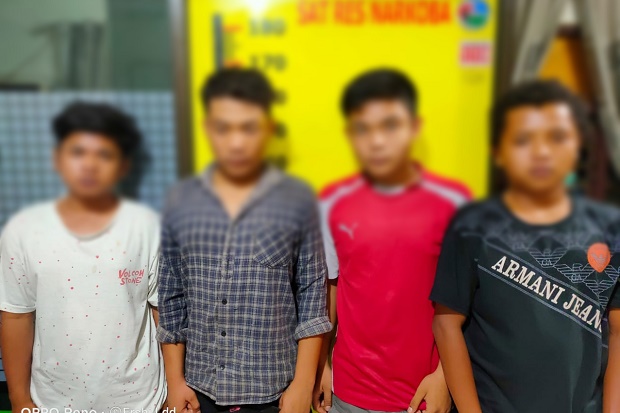 Pesta Ganja, 8 Pelajar...