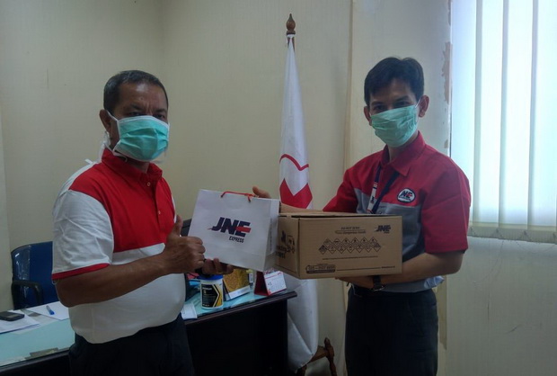 JNE Bantu Relawan PMI...