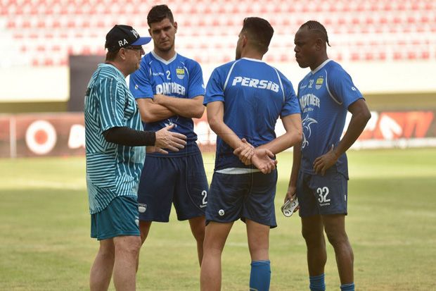 Pemain Persib Minta...