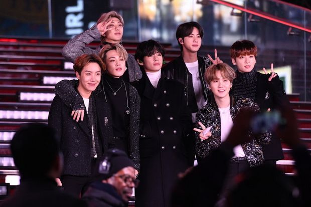 BTS Tunda Tur di Amerika...